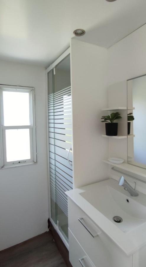 Bungalow Au Pied Du Luberon Saint-Martin-de-la-Brasque ภายนอก รูปภาพ