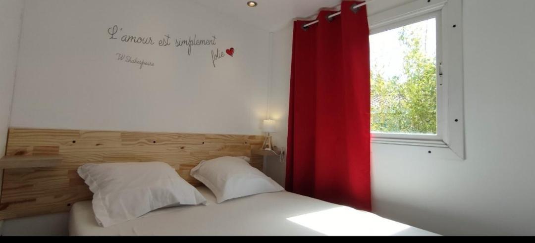 Bungalow Au Pied Du Luberon Saint-Martin-de-la-Brasque ภายนอก รูปภาพ